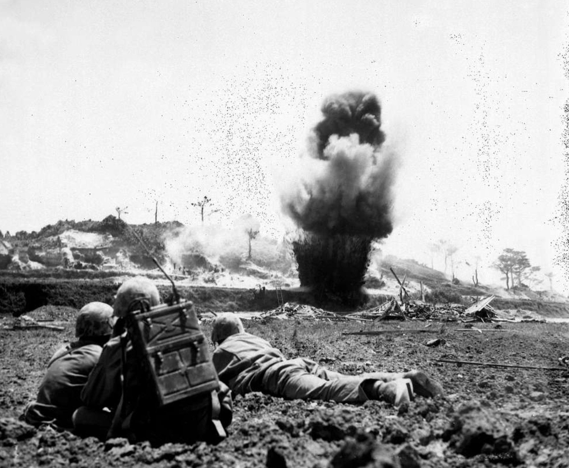 S8 Ep256: THE HORROR ON THE GROUND IN TOKYO Colleague James M. Scott. The raid began just after midnight, catching families asleep. The napalm bombs were designed to puncture roofs and spray fire inside homes, turning the wooden city into kindling. The resulting fi