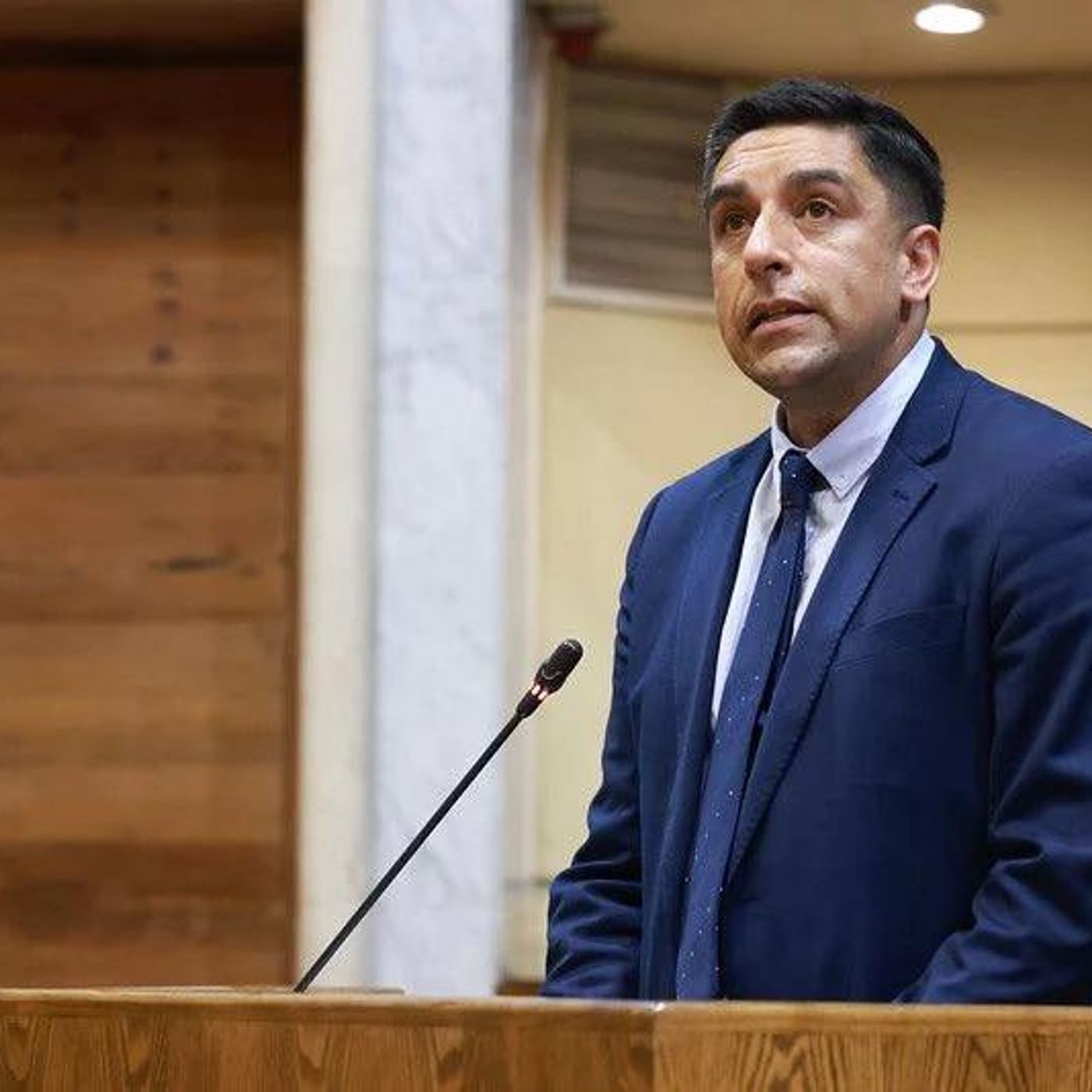 "Un dictador menos es motivo de alegría": Barría marca distancias con el PC