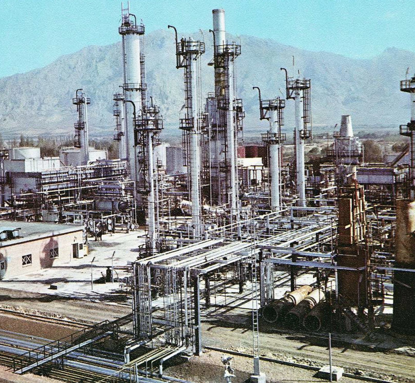 S8 Ep313: Guest: Brandon Weichert. Turmoil in Iran threatens China's energy security, as Beijing receives roughly 70-80% of Iranian oil. Weichert suggests Russia and China are using the crisis to test anti-Starlink technologies. Furthermore, the regime might import S8 Ep313: Guest: Brandon Weichert. Turmoil in Iran threatens China's energy security, as Beijing receives roughly 70-80% of Iranian oil. Weichert suggests Russia and China are using the crisis to test anti-Starlink technologies. Furthermore, the regime might import