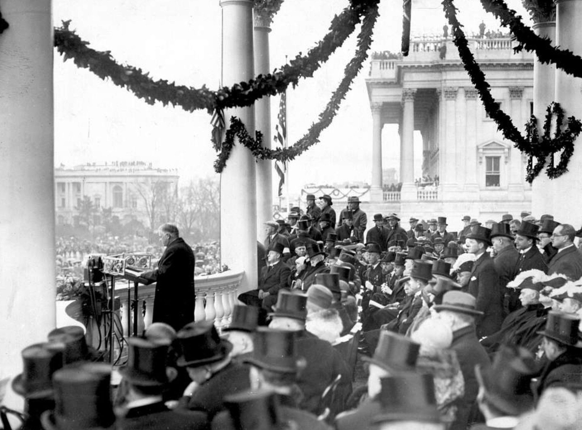 S8 Ep357: PREVIEW FOR LATER TODAY: SCOTUS AND TRUMP'S TARIFF AUTHORITY Guest: Richard EpsteinEpstein analyzes Supreme Court implications for Trump's tariff policies, examining both the emergency powers claims justifying trade barriers and threats against European a