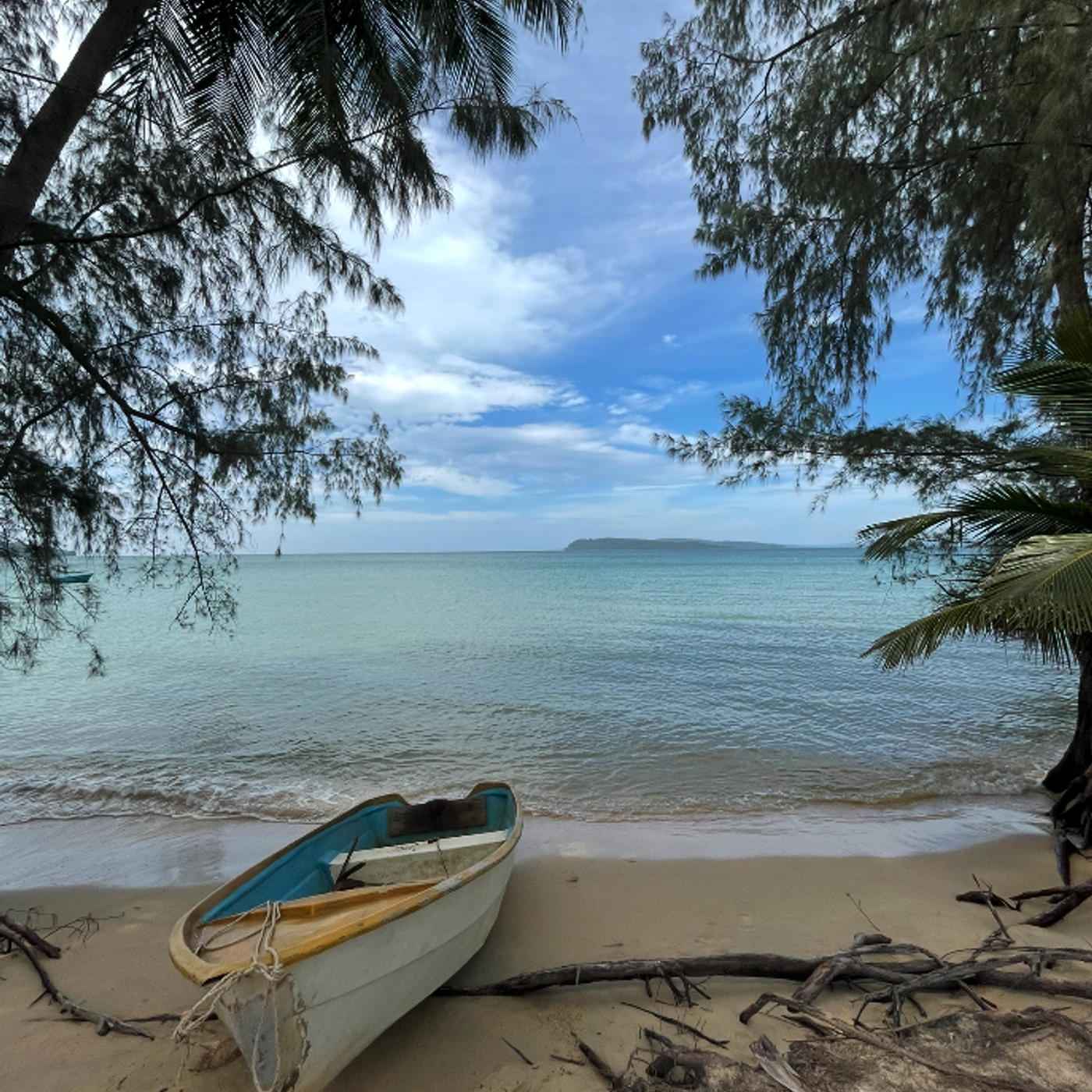Relaxing ocean