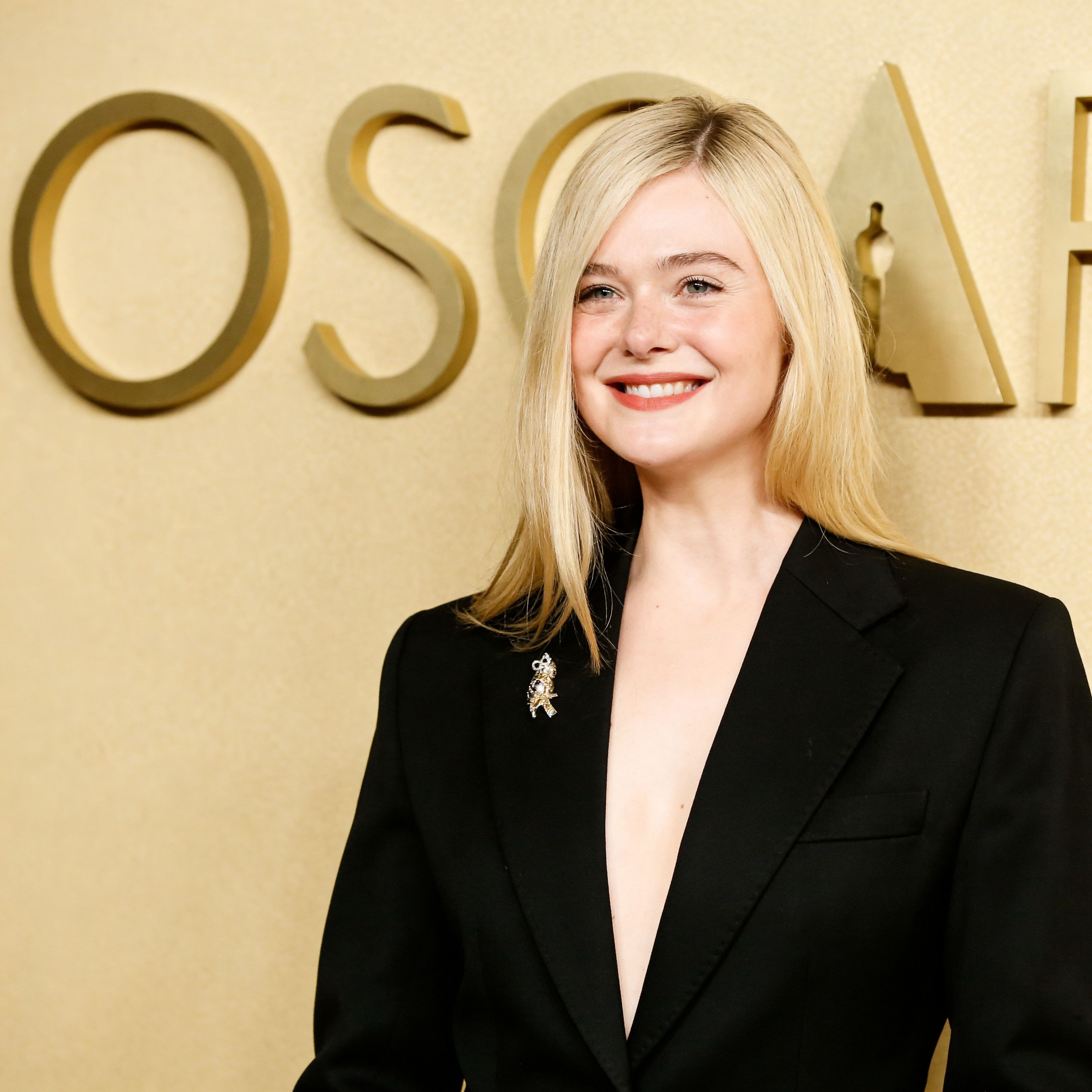 546: Podcast IA - De la fantasía a la realidad: Elle Fanning se reinventa y conquista Hollywood con proyectos propios episode artwork
