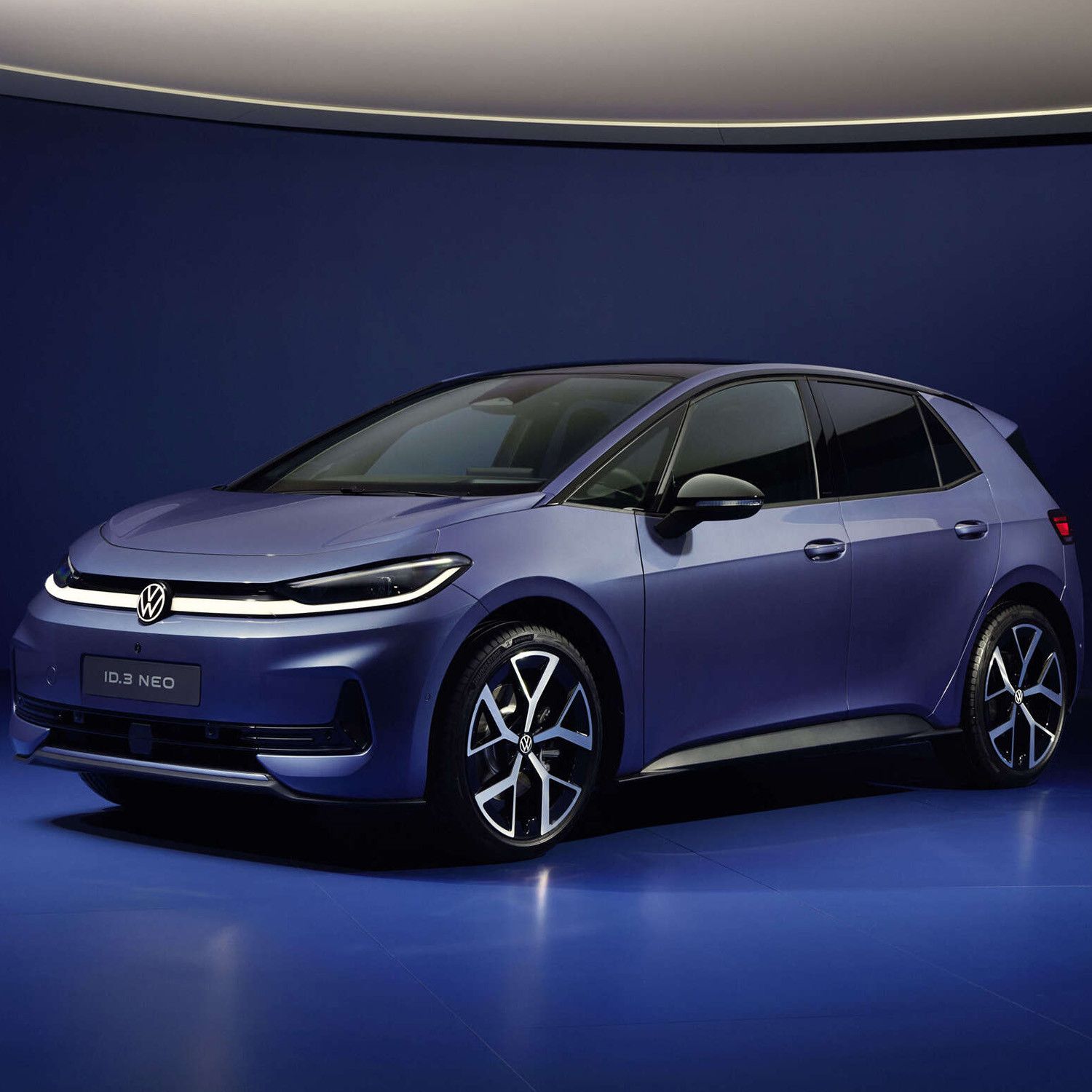 BRIEFLY: ID.3 Neo, IONNA, BMW & more | 15 Apr 2026