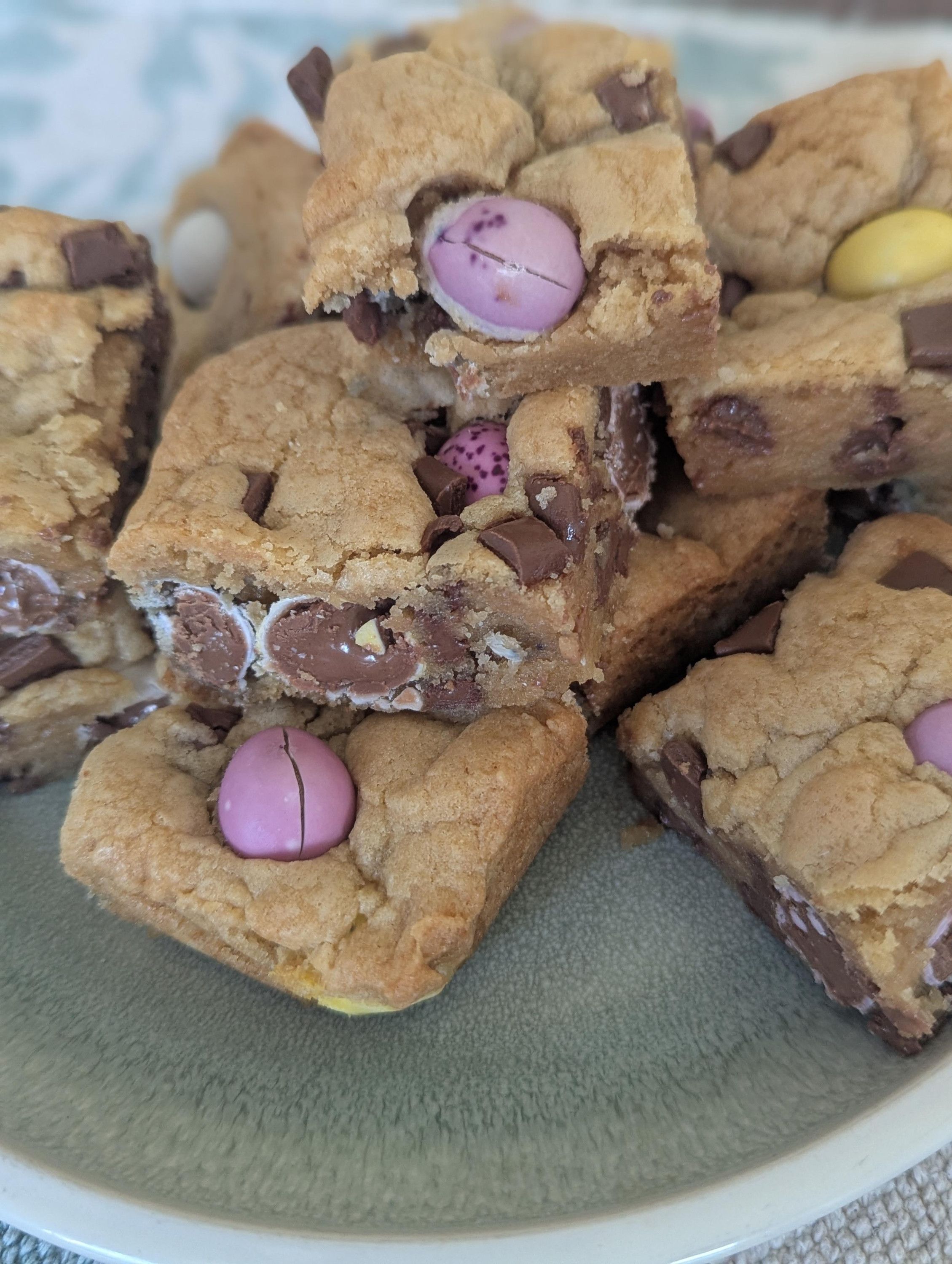 S2 Ep1625: RNIB Connect Radio Kitchen - Delicious Cookie Bars Recipe episode artwork