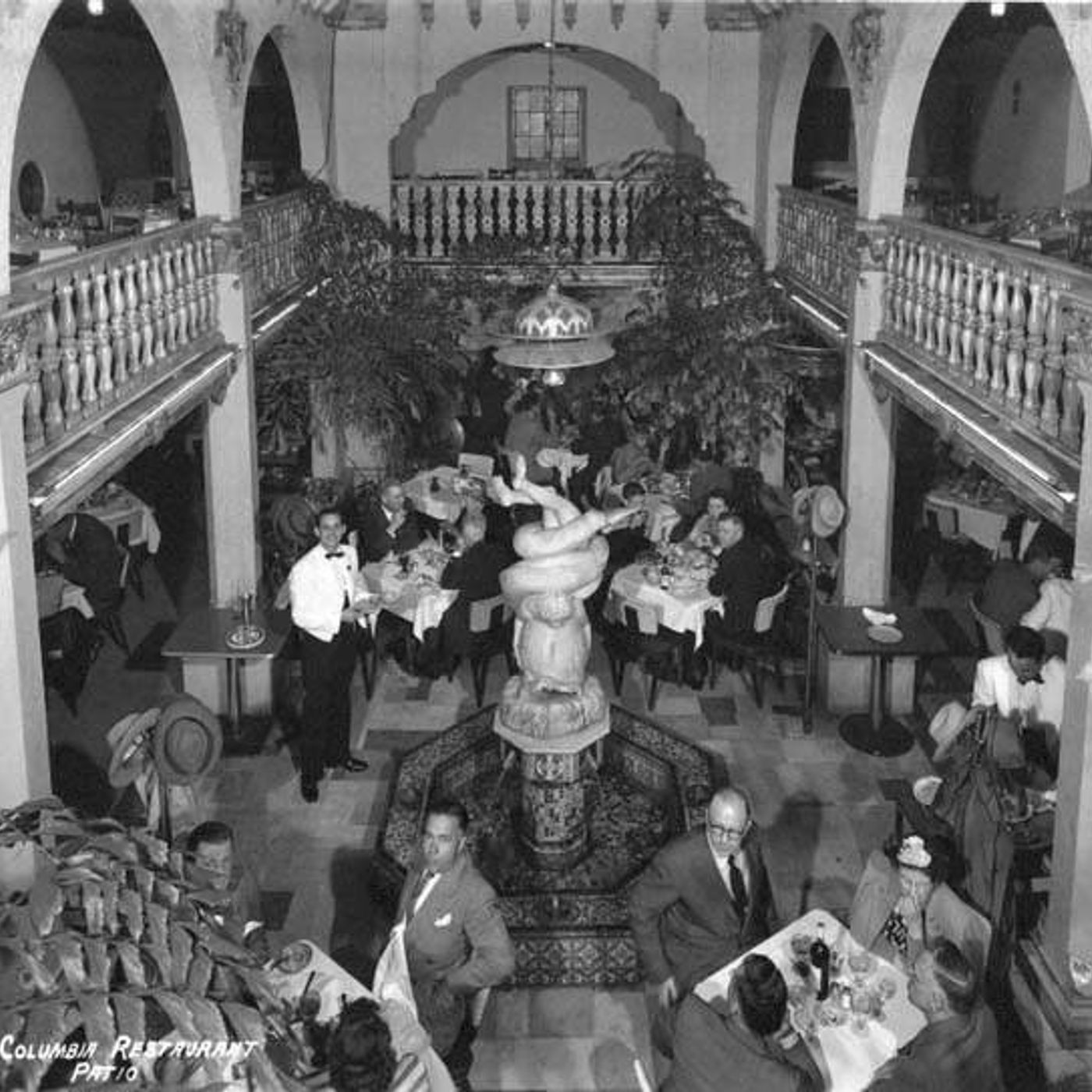 S2 Ep1996: ONE PLACE, MANY VOICES Janet Keeler & Jeff Houck: Iconic Tampa Bay Restaurants episode artwork