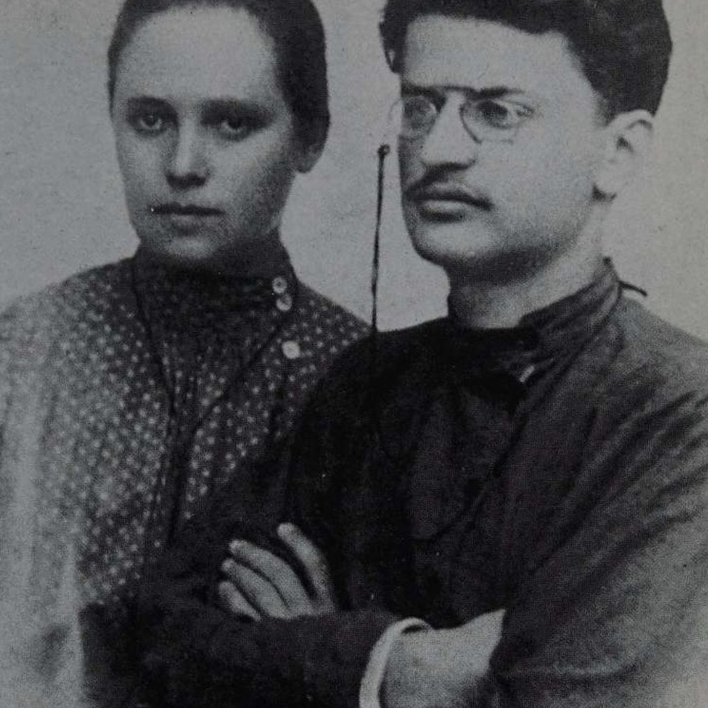 S8 Ep927: Guest Author Josh Ireland discusses his book The Death of Trotsky: The True Story of the Plot to Kill Stalin's Greatest Enemy. The Russian Revolution began with Bolshevik fanatics using violence to impose their will on the masses. Ireland explains the eme