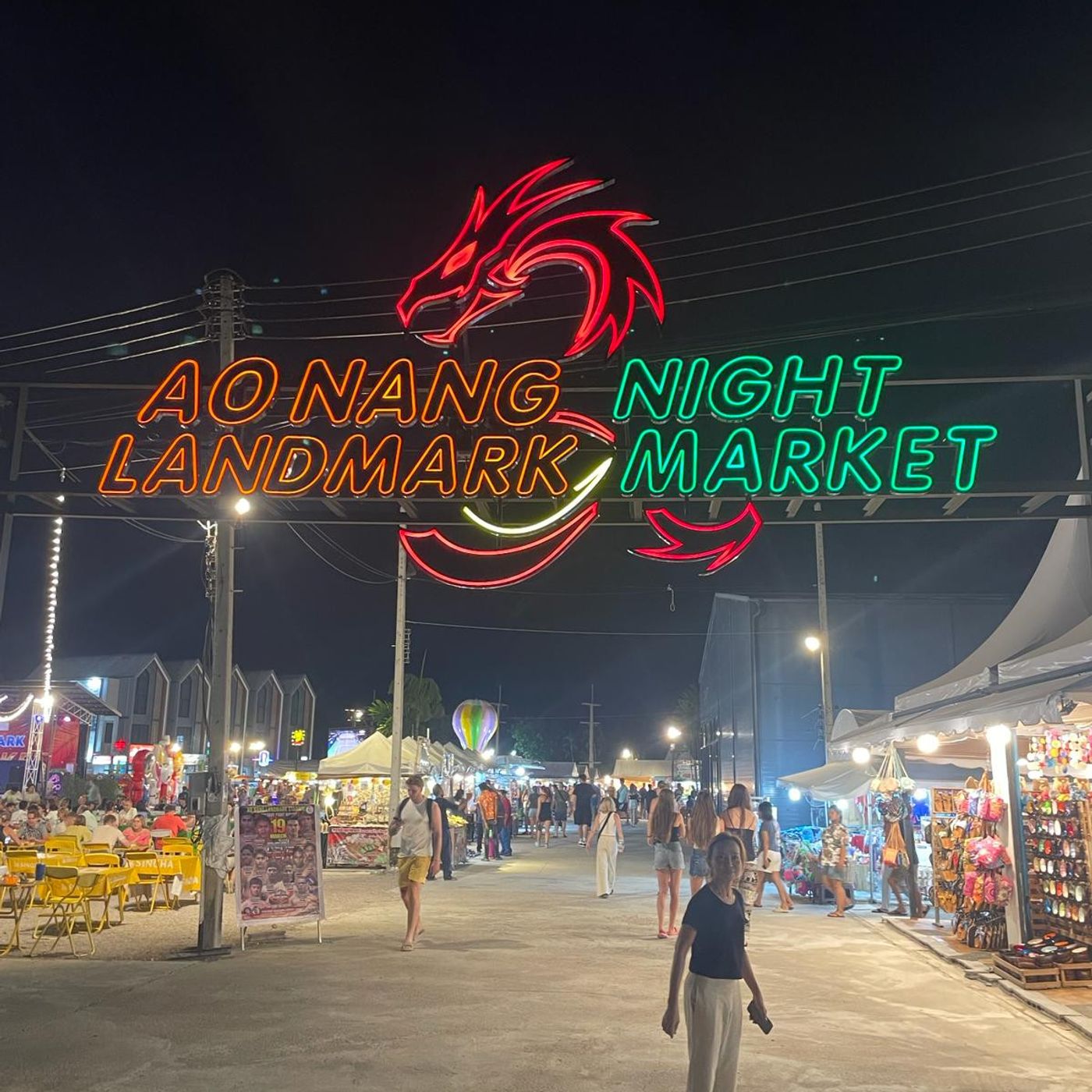 The buzz Of Ao Nang night market