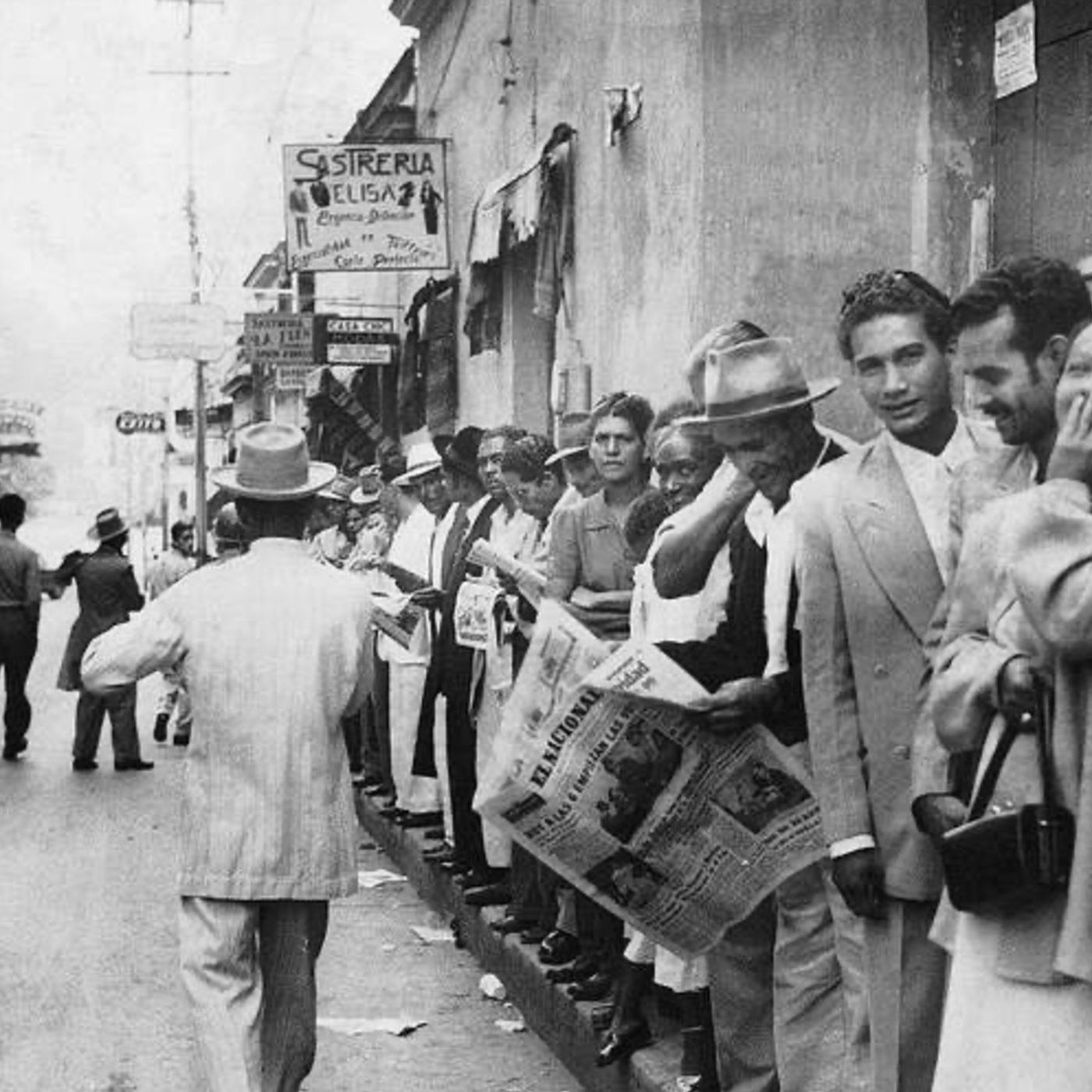 Ernesto Araújo discusses recent democratic victories in Colombia and Peru, characterizing them as a rejection of organized crime and socialism. He criticizes media bias for framing these shifts as a "right-wing drift" while ignoring the deep-seated corrup