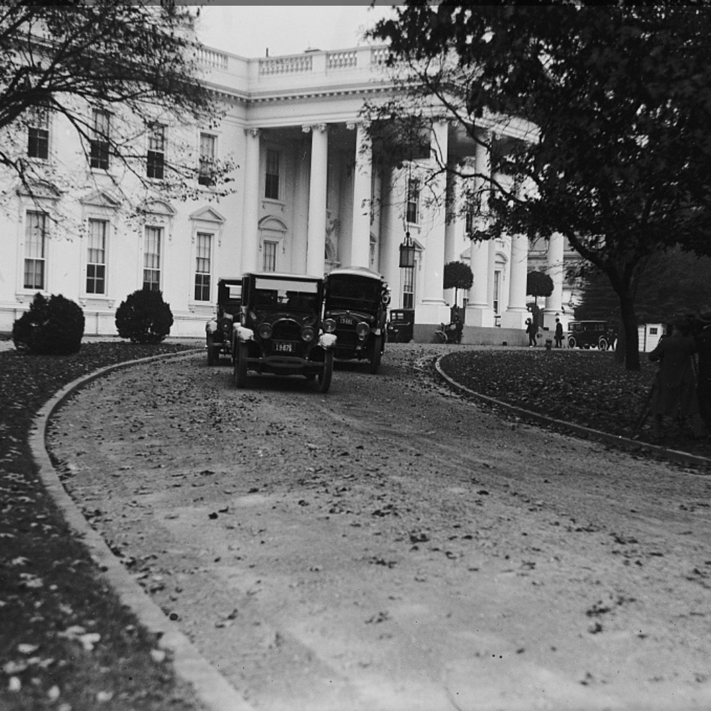 S8 Ep1169: Neil Lanctot, author of The Approaching Storm: Roosevelt, Wilson, Addams, and Their Clash Over America's Future, introduces the three primary figures of the narrative in 1912: Jane Addams, Theodore Roosevelt (TR), and Woodrow Wilson. All three identified