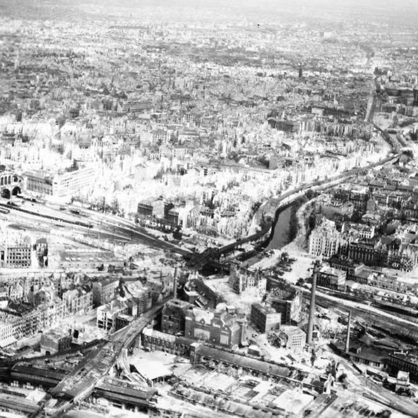 Charles Spicer describes the 1936 Berlin Olympics as a deceptive high point for Anglo-German relations. While Hitler sought a pact granting him control over Europe in exchange for British imperial security, Vansittart remained skeptical of Ribbentrop's in