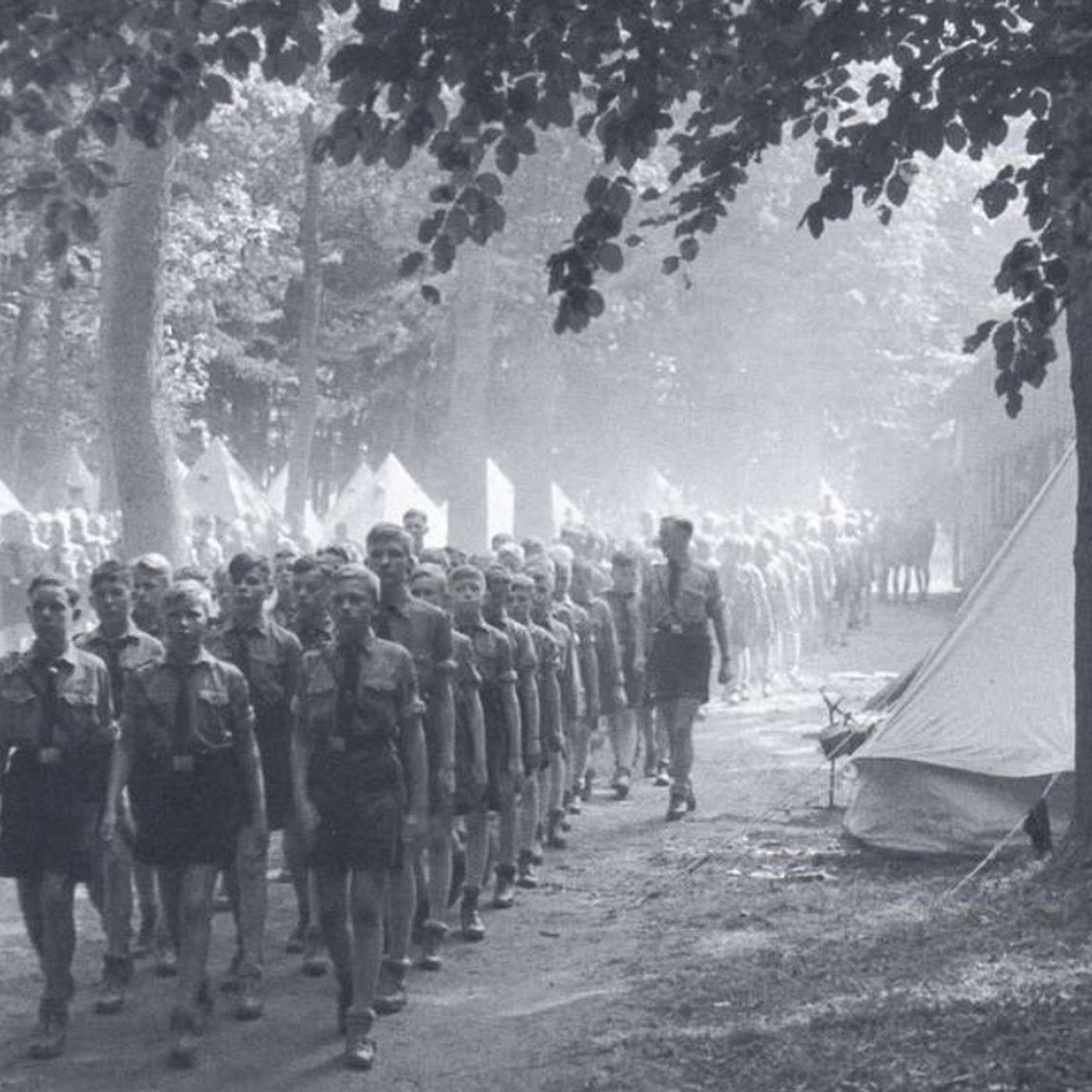 S8 Ep1143: Charles Spicer relates how, in the summer of 1939, Ernest Tennant undertook an incognito mission to meet Ribbentrop, hoping to find a path to peace. He returned with warnings that Hitler was focused on Poland and prepared for a ten-year war. While London
