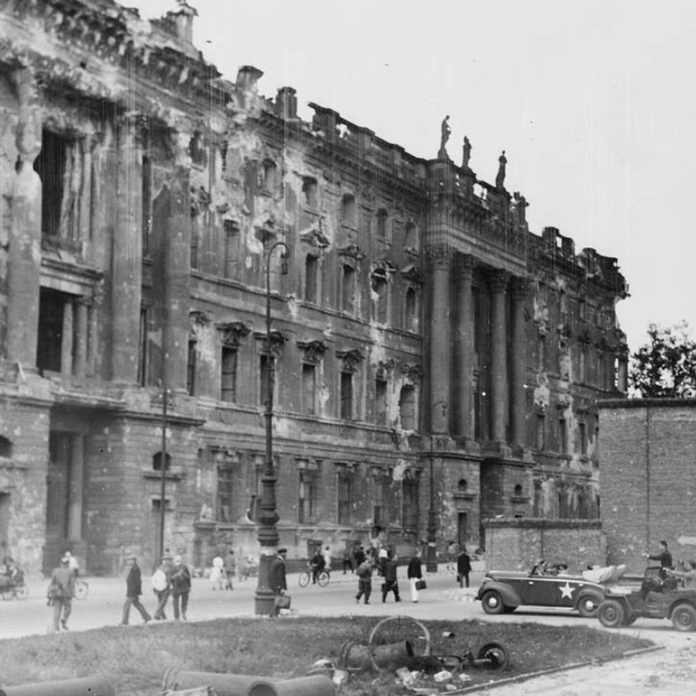 S8 Ep1143: Charles Spicer notes that even after war broke out in September 1939, the amateur spies remained active. The Kordt brothers planned to assassinate Hitler using a bomb from German military intelligence, but their plot was delayed by Georg Elser's independe