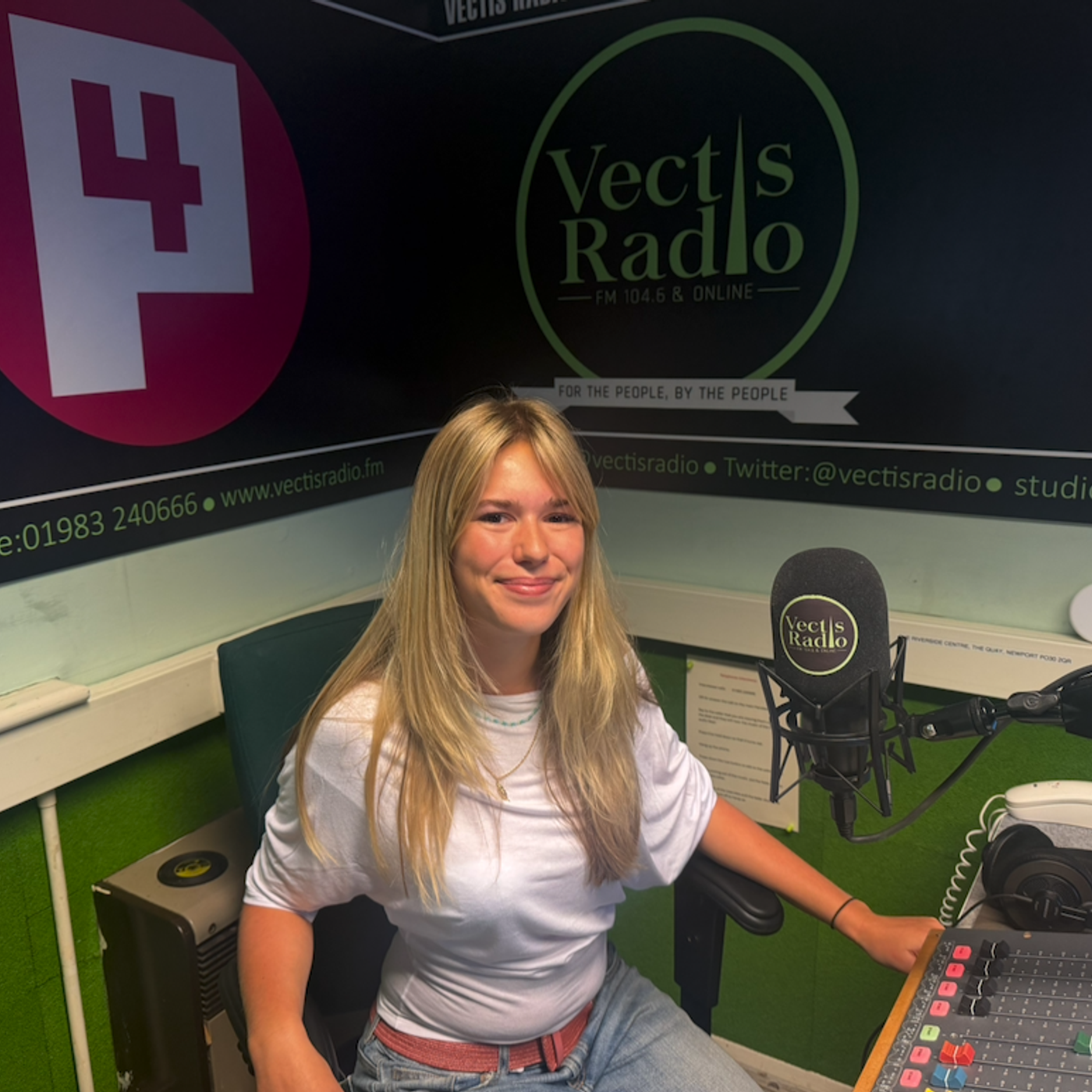 Amelia Milne - Reads The Sunday News1 episode artwork