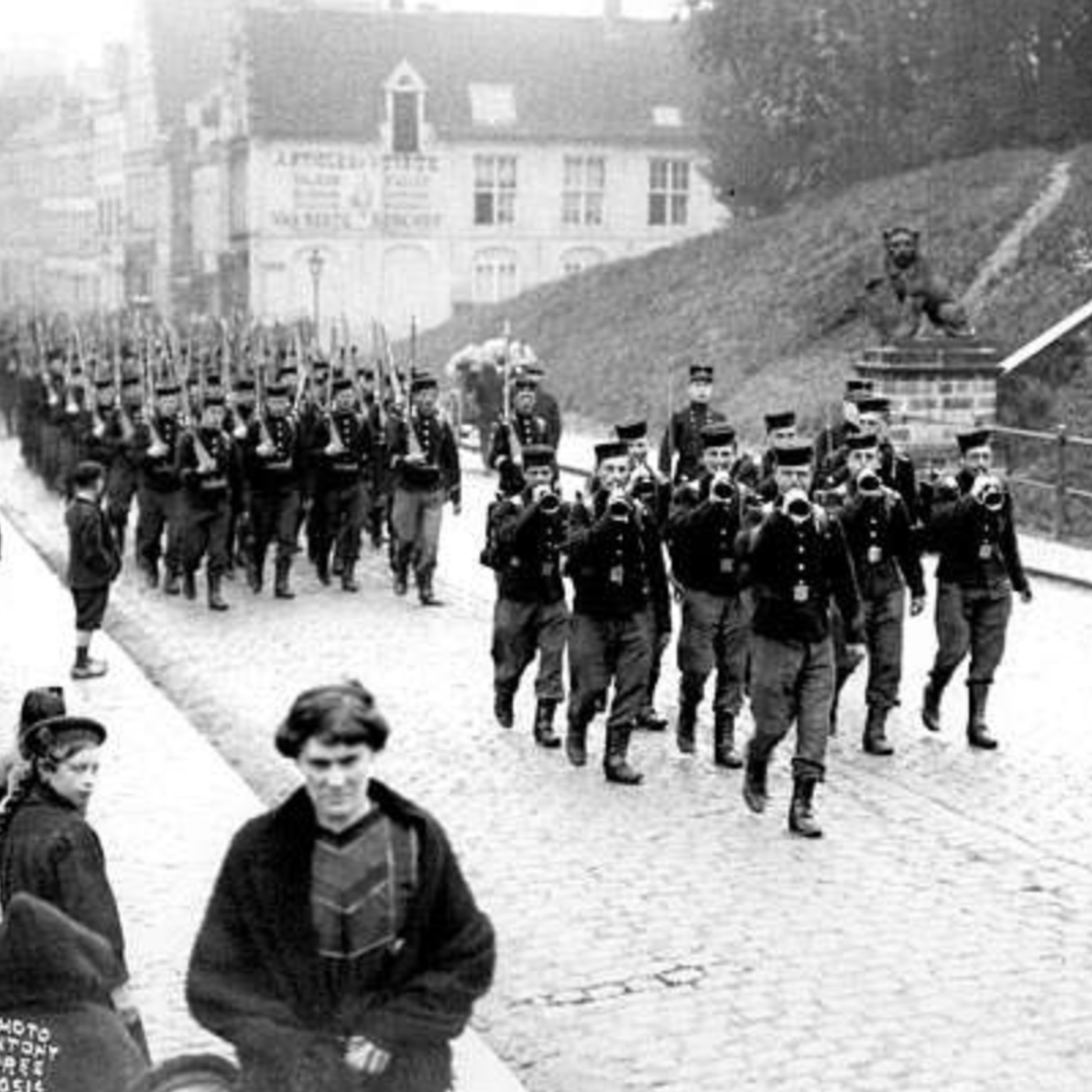 S8 Ep1165: Nick Lloyd surveys the diverse personalities of the French high command, beginning with Joseph Joffre, whose "earthiness" and calm "gravitas" were essential in absorbing the shock of the 1914 German invasion. While Joffre provided stability, the war also