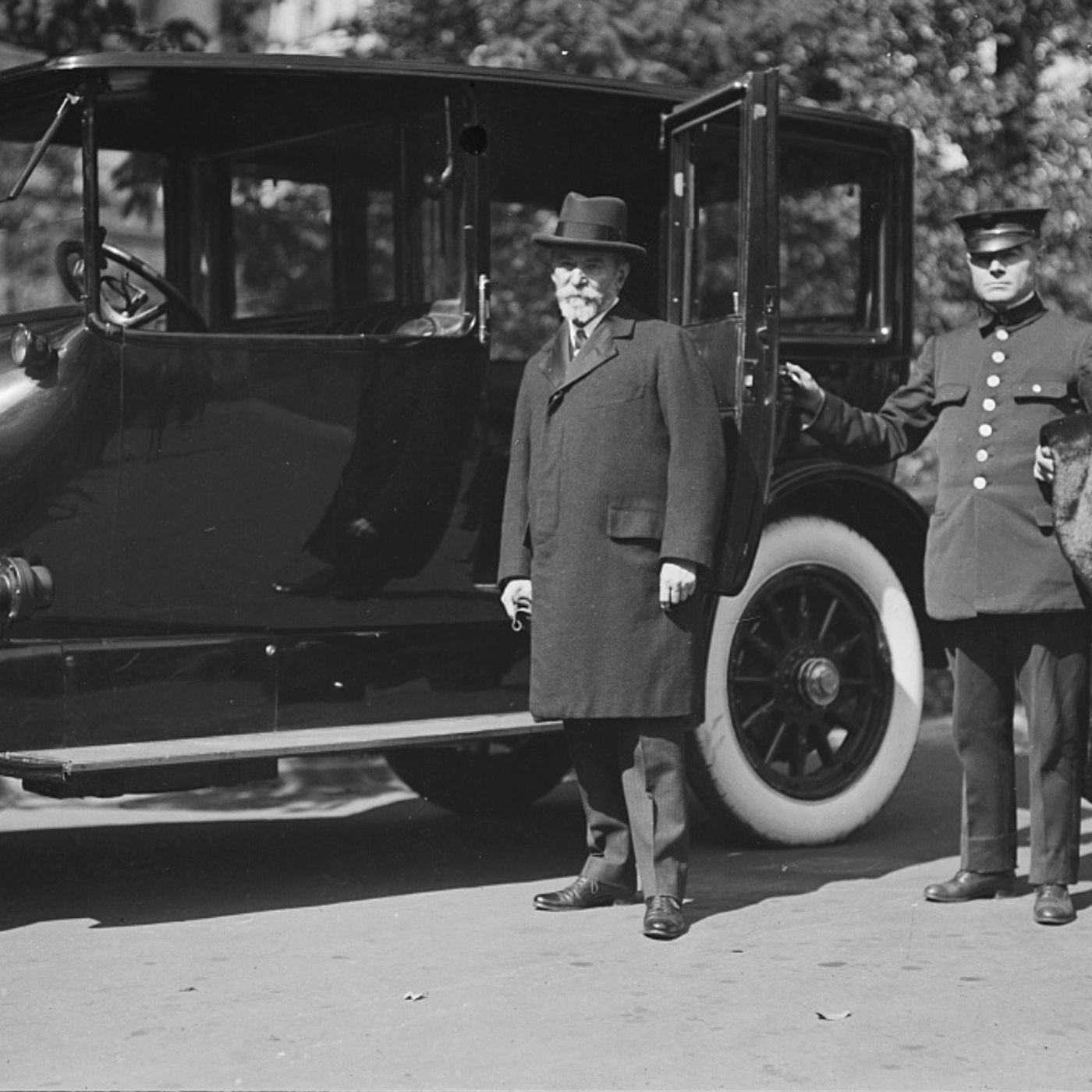 S8 Ep1169: Neil Lanctot examines the May 7, 1915, sinking of the Lusitania by a German submarine, which killed over 100 Americans and sparked a massive crisis for American progressivism. Wilson's advisor, Colonel House, urged severing ties with Germany—a move that t