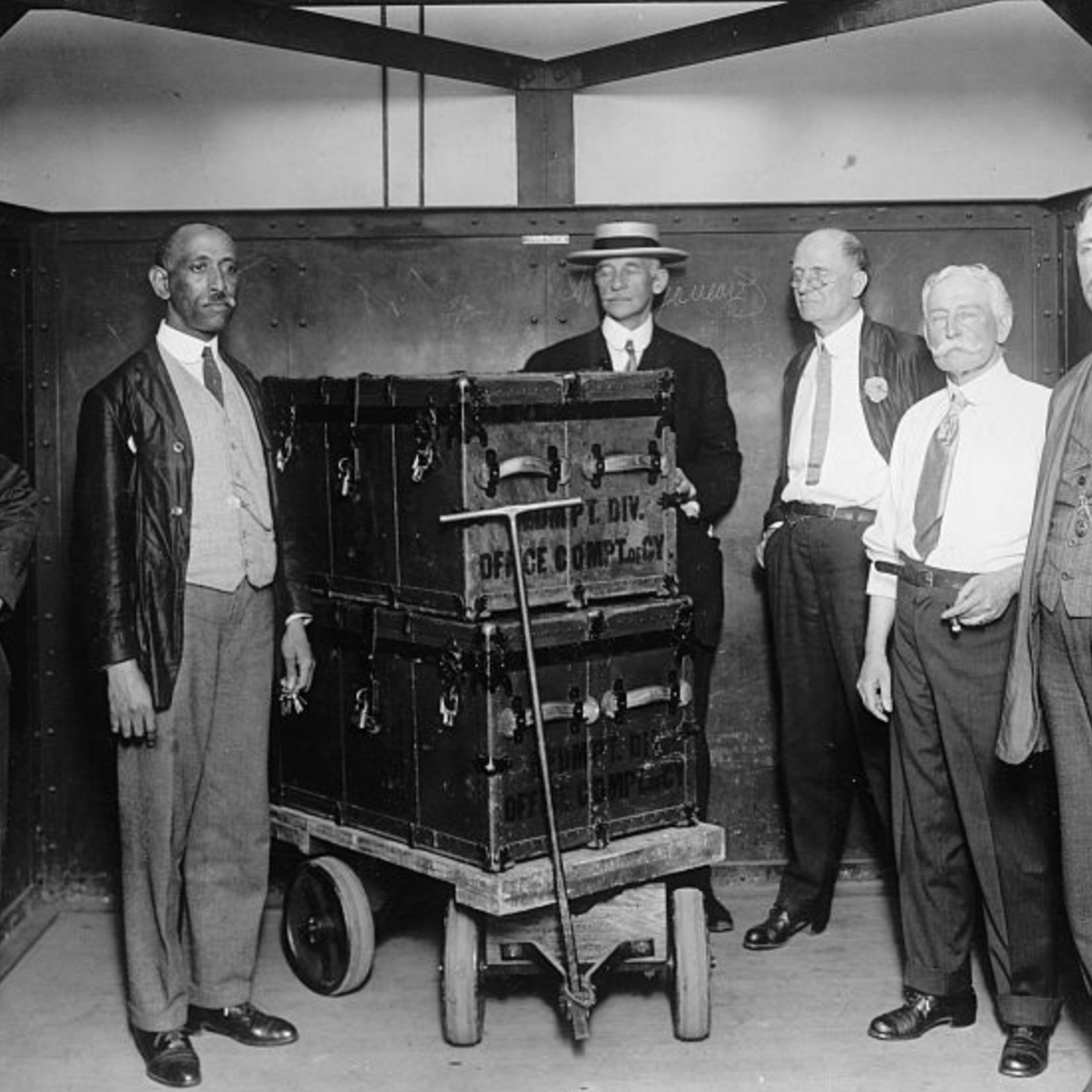 S8 Ep1170: Neil Lanctot follows Wilson's narrow re-election in late 1916, fueled by the slogan of maintaining peace. Seeking to end the conflict before the U.S. was forced in, he issued a peace note to all warring parties and delivered his famous "Peace Without Vict
