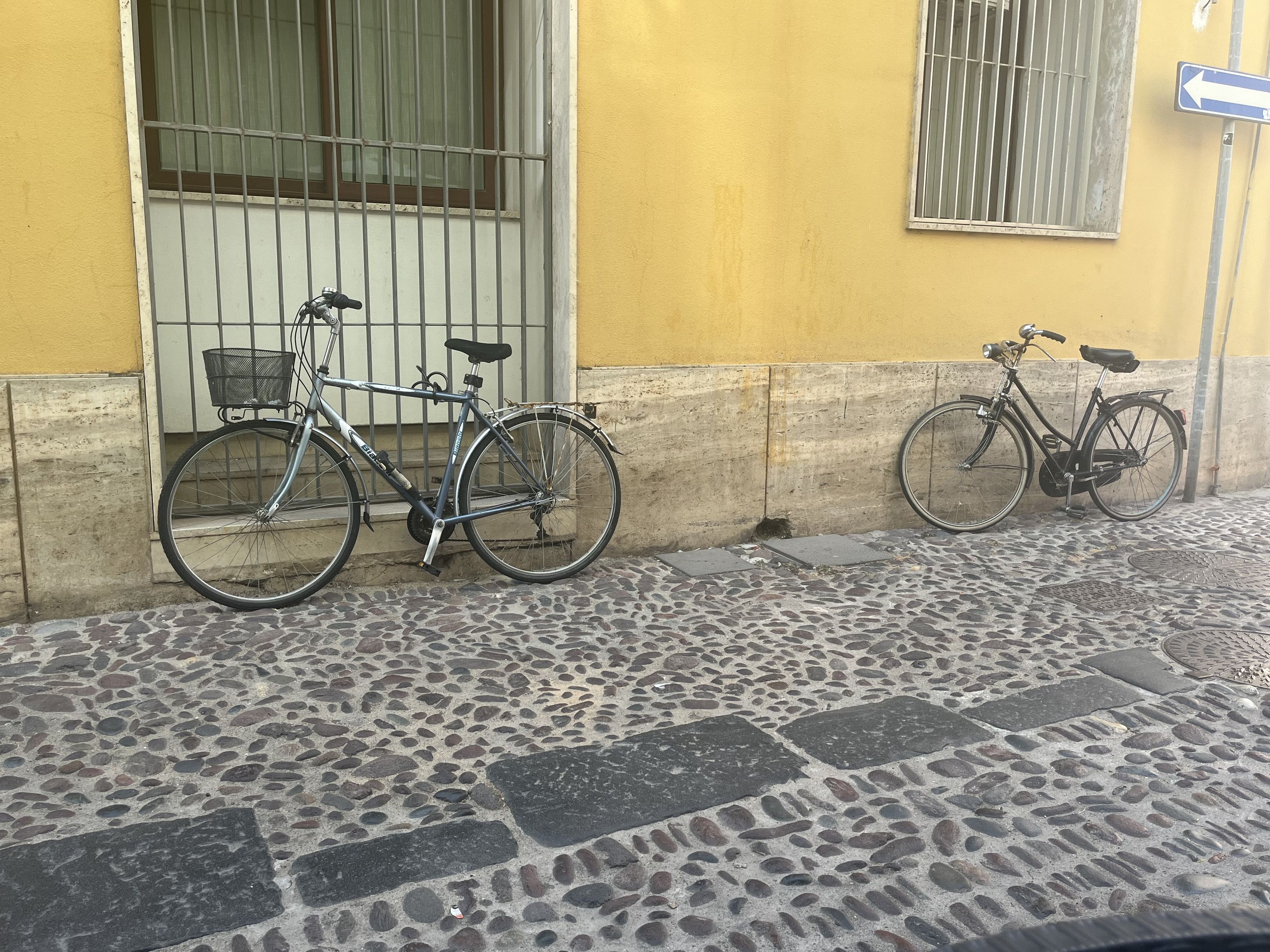 The Sardinian story:  Chapter 3  - The beer in Boza   #Julypodpomo. episode artwork
