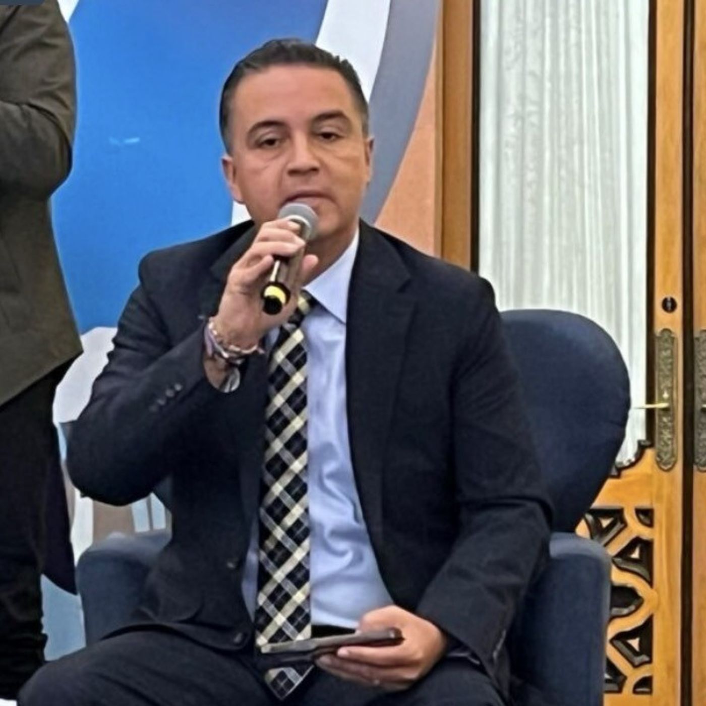 Ya trabajan en el derecho de vía del tren Querétaro-Irapuato: Eric Gudiño episode artwork