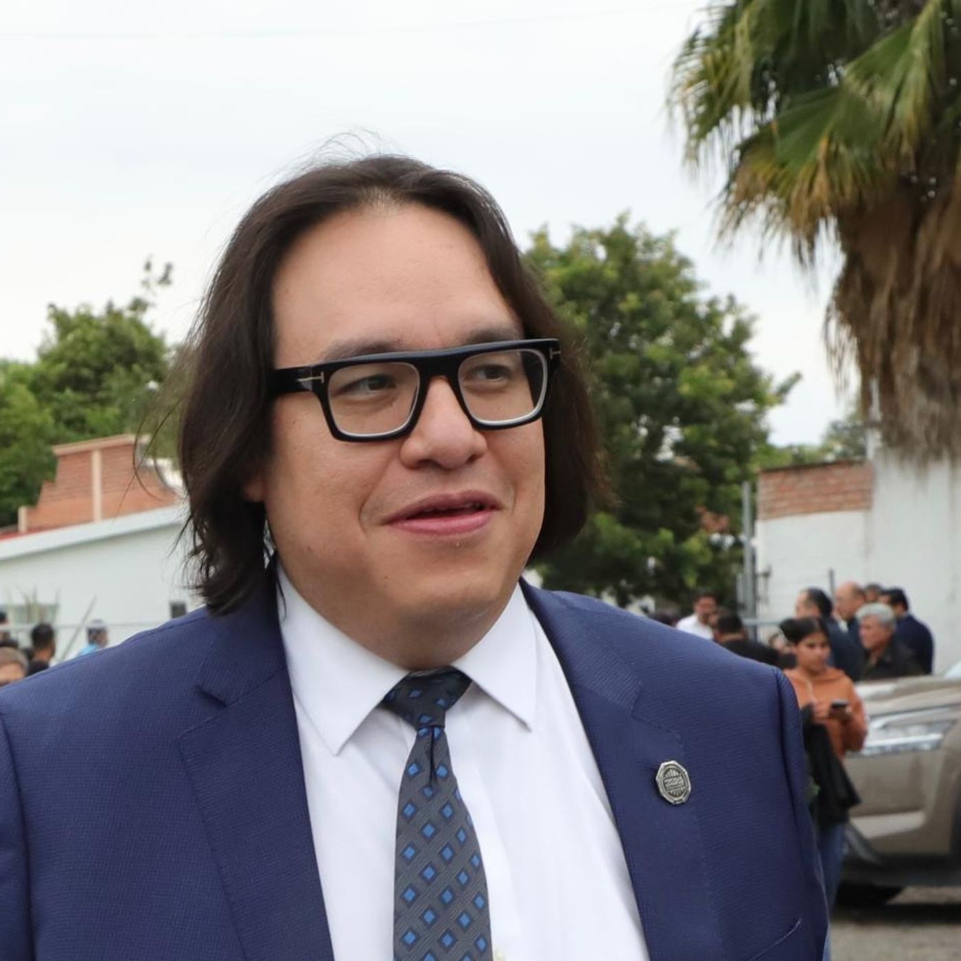 Fiscalía llama a posibles víctimas de falsos profesionistas a presentar denuncia episode artwork