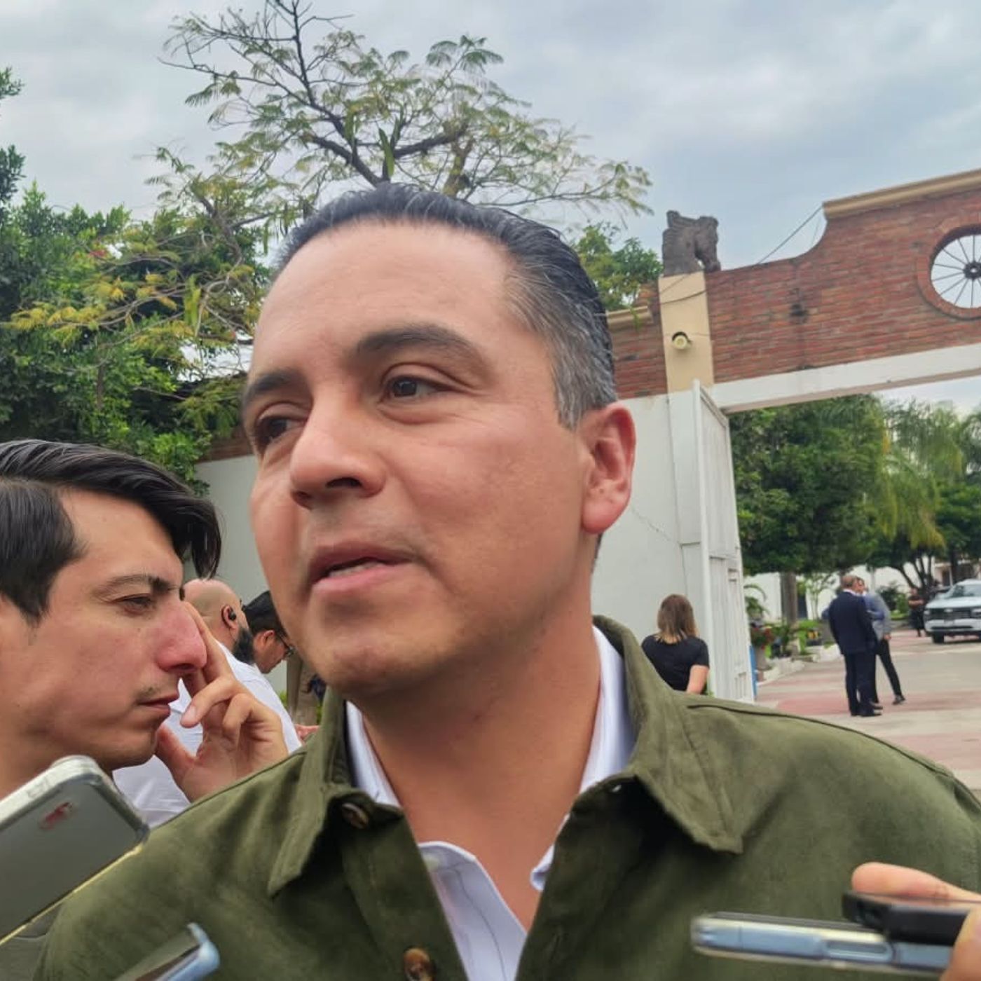 Habrá paso subterráneo en Invierno por proyecto del tren: Gudiño episode artwork
