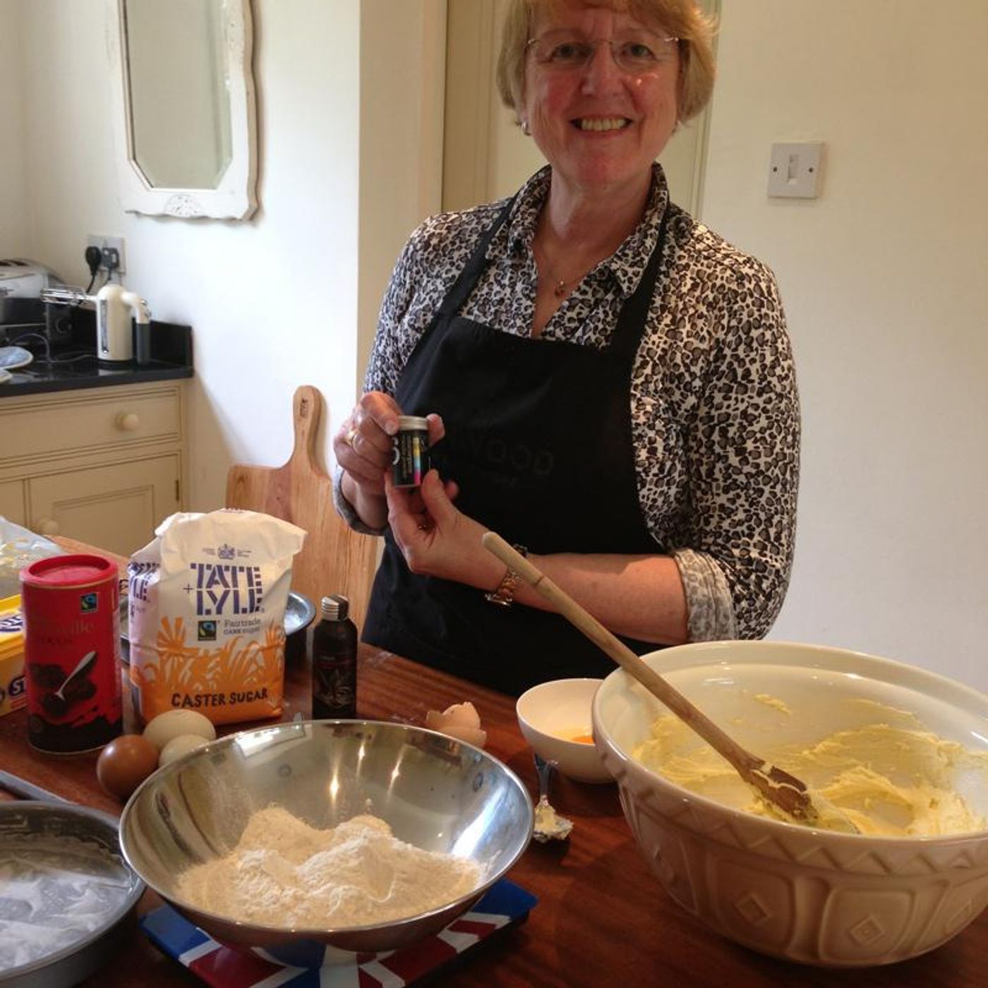 Lynn Hill on why it is best to use Fairtrade vanilla in cakes episode artwork